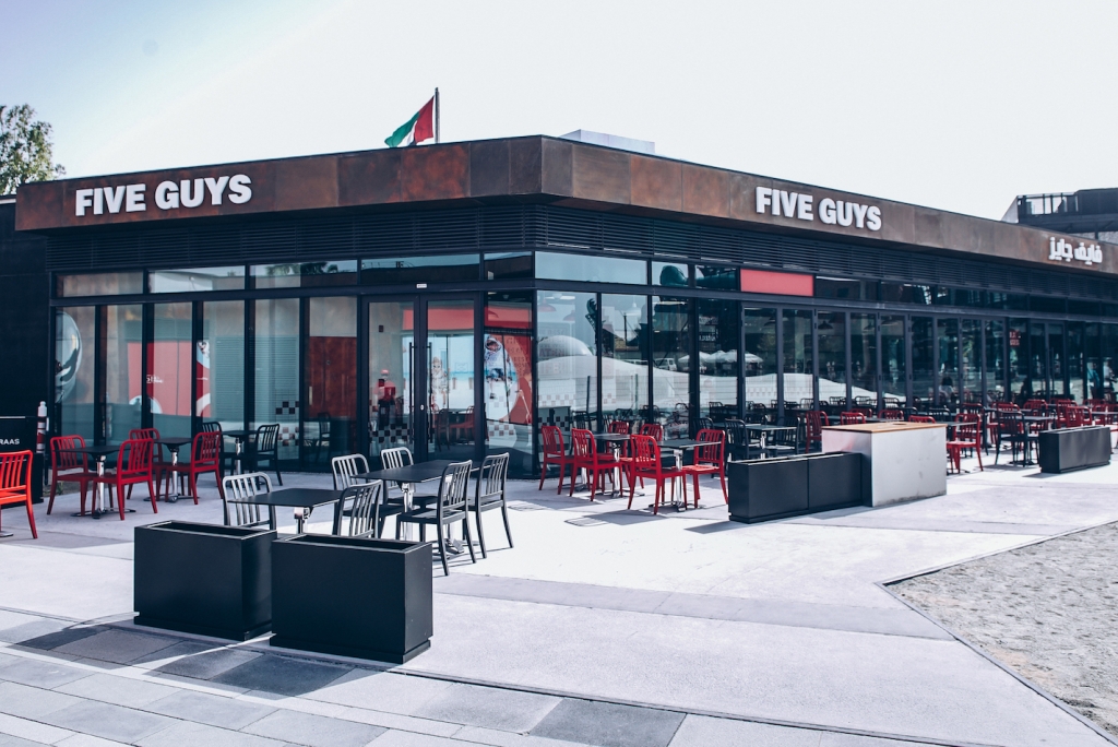 Five Guys opens in La Mer