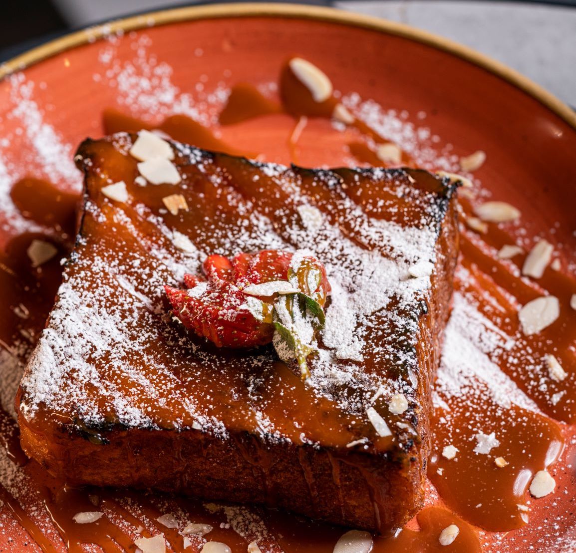 EETEN Urban Kitchen extends outdoor terrace