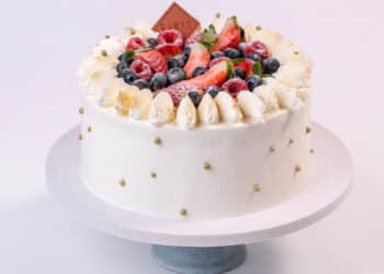 A HOMEGROWN LUXURY CAKE EXPERIENCE