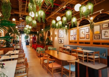 CELEBRATE THE KING’S CORONATION IN ROYAL BRITISH FASHION AT CAFÉ GRAY