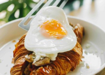 ONE LIFE KITCHEN & CAFE IRRESISTIBLE ALL-DAY BREAKFAST MENU AT HIVE IN JVC