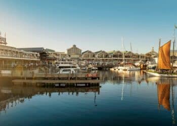 DISCOVER LOCAL CHARM AND HERITAGE AT THE V&A WATERFRONT, CAPE TOWN’S FAVOURITE ATTRACTION