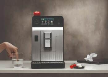 BRAD PITT AND DE’LONGHI CELEBRATE THE ART OF COFFEE WITH THE INNOVATIVE ELETTA EXPLORE AND RIVELIA MACHINES