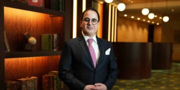 HOTELS: THE SMART MONEY MOVE OF 2025