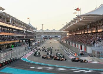FORMULA 1 ETIHAD AIRWAYS ABU DHABI GRAND PRIX BRINGS 339,000 FANS TO YAS ISLAND