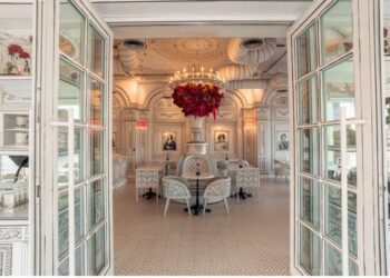 FOREVER ROSE CAFÉ: A DREAMSCAPE WHERE VISION COMES ALIVE