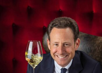 MAXIMILIAN J. RIEDEL BRINGS AN EXCLUSIVE WINE GLASS TASTING TO HUVAFEN FUSHI IN THE MALDIVES