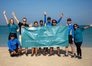ATLANTIS DUBAI CONTINUES ITS COMMITMENT TO CONSERVATION WITH SHARK & STINGRAY RELEASE AND BEACH CLEAN-UP
